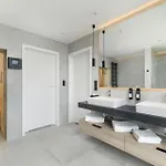 Shellter & Hotel