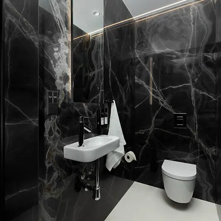 호텔 Shellter & 5*